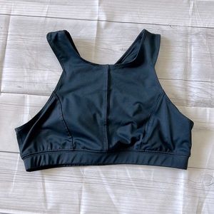 Oisslle Sports Bra size 04 excellent condition